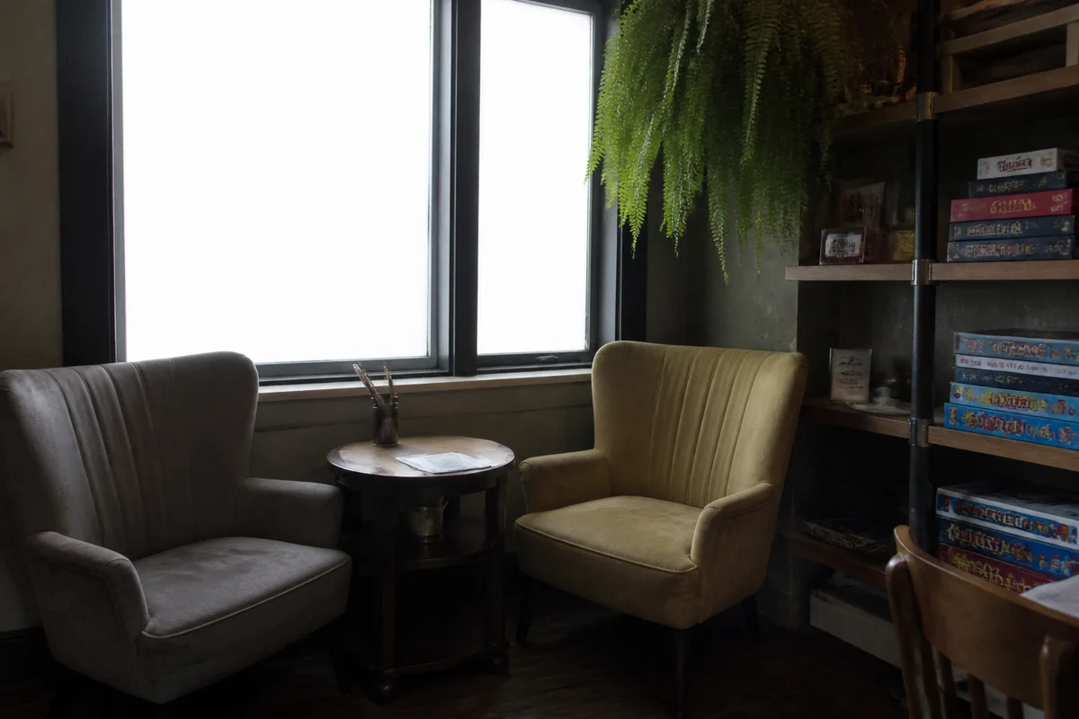 Cafe Photos That Turn Followers Into Regulars — before editing