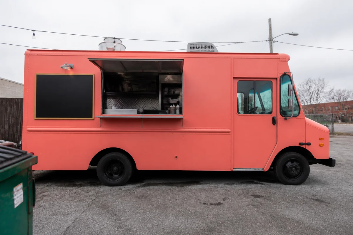 Food Truck Photos That Build the Line — before editing